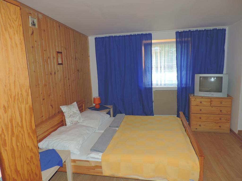 Western Penzion Rużomberk Zewnętrze zdjęcie